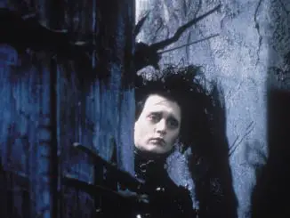 Edward mit den Scherenhänden: Der Kunstmensch Edward (Johnny Depp) besitzt Scheren statt Hände
