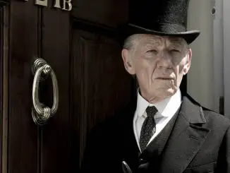 Mr. Holmes: Der in die Jahre gekommene Meisterdetektiv Sherlock Holmes (Ian McKellen) nimmt noch einmal einen ungelösten Fall auf