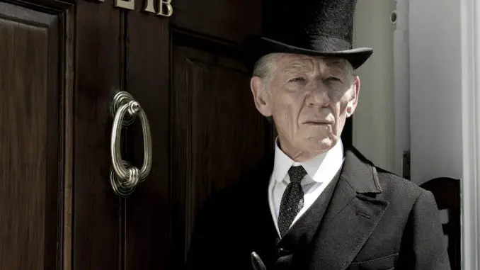 Mr. Holmes: Der in die Jahre gekommene Meisterdetektiv Sherlock Holmes (Ian McKellen) nimmt noch einmal einen ungelösten Fall auf