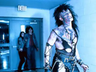 Ragman - Trick or Treat: Eddie (Marc Price, h.r.) hat keine Ahnung, was er mit der Erweckung des toten Metal-Sängers Sammi Curr (Tony Fields) heraufbeschwört