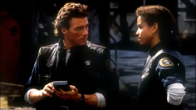 Timecop: Polizist Max Walker (Jean Claude van Damme, l.) reist durch die Zeit, um Verbrechern das Handwerk zu legen