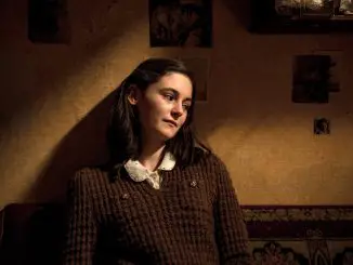 Anne Frank (Lea van Acken) muss sich mit ihrer Familie muss sich verstecken