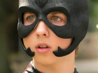Antboy - Superhelden Hoch 3: Pelle (Oscar Dietz) muss noch einmal in sein Superheldenkostüm schlüpfen.