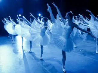 Ballettänzerinnen im Bolschoi Babylon