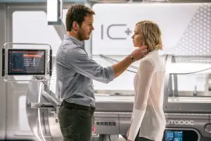 Passengers: Jim (Chris Pratt) und Aurora (Jennifer Lawrence) kommen sich näher.
