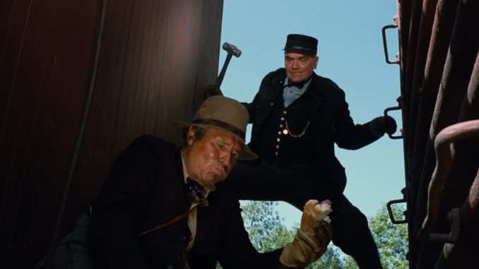 Ein Zug für zwei Halunken: Shack (Ernest Borgnine) geht brutal gegen Mitfahrer vor