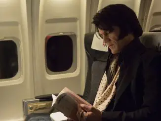Elvis & Nixon: Elvis (Michael Shannon) auf dem Flug nach Washington.