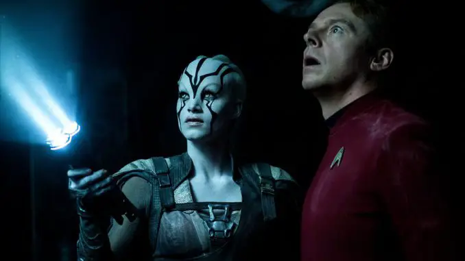 Jaylah (Sofia Boutella) und Scotty (Simon Pegg) in Star Trek Beyond