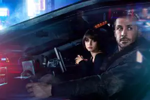 Blade Runner 2049: Joi (Ana De Armas) und K (Ryan Gosling)