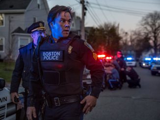 Boston: Dank der koordinierten Arbeit von FBI, Bostons Polizei und zahlreichen Hinweisen aus der Bevölerkung gelingt es Sgt. Tommy Saunders (Mark Wahlberg) und seinen Kollegen, die Spur der Täter aufzunehmen.