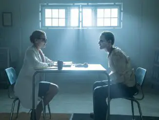 Harley Quinn (M. Robbie) wird vom Joker (Jared Leto) der Kopf verdreht