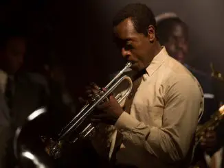 Miles Davis (Don Cheadle) spielt Trompete