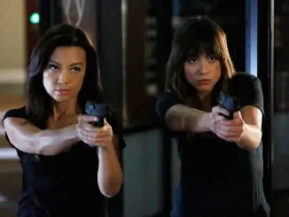 Marvel's Agents of S.H.I.E.L.D.: Die komplette zweite Staffel - Melinda May (Ming-Na Wen) und Skye (Chloe Bennet)