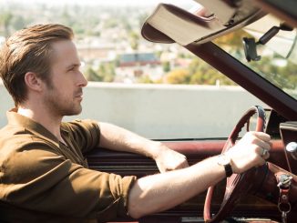 La La Land - Jazzmusiker Sebastian (Ryan Gosling) im Cabrio