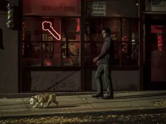 Paterson -Busfahrer Paterson (Adam Driver) mit seinem Hund