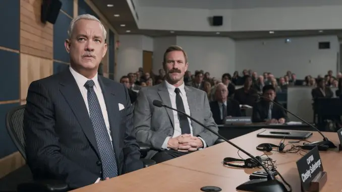 Sully - Der Pilot Sully (Tom Hanks) im Gericht