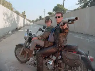 Terminator 2 - Tag der Abrechunung:John Connor (Edward Furlong) und Terminator T-800 (Arnold Schwarzenegger)
