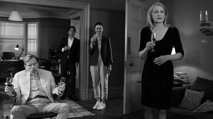 The Party: Bill (Timothy Spall), Tom (Cillian Murphy), Jinny (Emily Mortimer) und April (Patricia Clarkson)