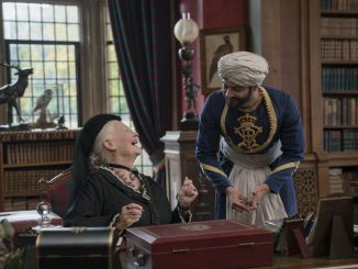 Victoria & Abdul Abdul (Ali Fazal) und Queen Victoria (Judi Dench) © 2017 Universal Pictures