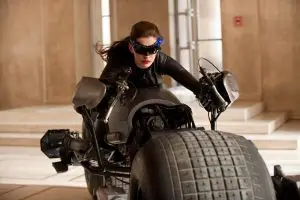 The Dark Knight Rises: Auch Catwoman liebt einen rasanten Fahrstil