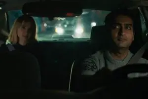 Kumail (Kumail Nanjiani) als Uber-Fahrer und Emily (Zoe Kazan)