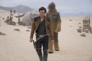 Han Solo (Alden Ehrenreich) und Chewbacca (Joonas Suotamo) in SOLO: A STAR WARS STORY