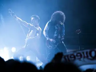 Bohemian Rhapsody - Freddie Mercury (Rami Malek) und Brian May (Gwilym Lee)