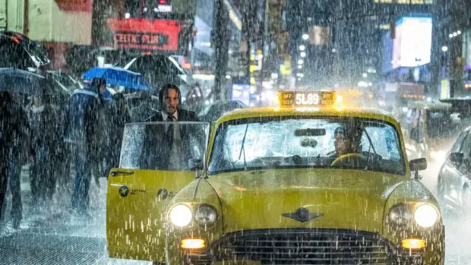 John Wick: Kapitel 3 - John (Keanu Reeves) nimmt ein Taxi