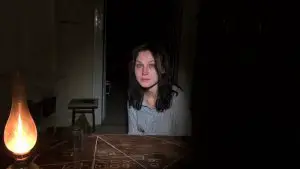 Jennifer Armour in Ghoul - Die Legende vom Leichenesser