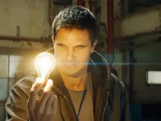 Connor (Robbie Amell) in Code 8