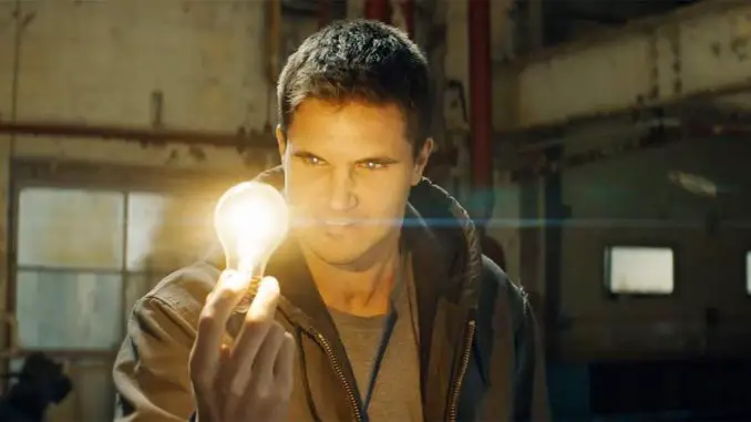 Connor (Robbie Amell) in Code 8