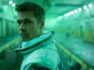 Astronaut Roy McBride (Brad Pitt)
