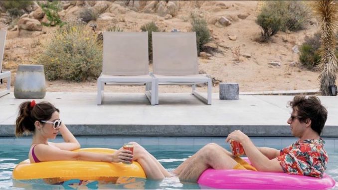 Andy Samberg und Cristin Milioti in Palm Springs