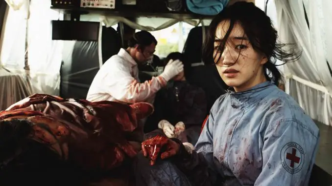 Die Ärztin In-hye (Soo Ae) sucht verzweifelt nach einem Mittel gegen die drohende Pandemie