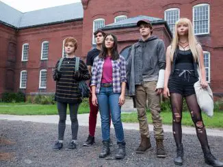 Maisie Williams, Anya Taylor-Joy, Charlie Heaton, Henry Zaga und Blu Hunt in The New Mutants