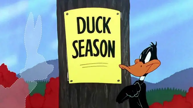 Daffy Duck; doch wo ist Bugs Bunny?