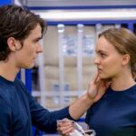 Fionn Whitehead und Lily-Rose Depp in Voyagers